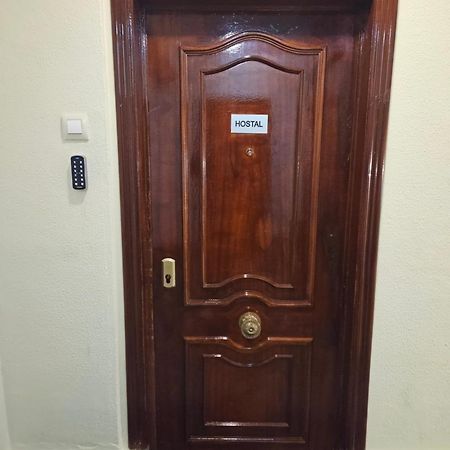 אוביידו Hostal Foncalada מראה חיצוני תמונה