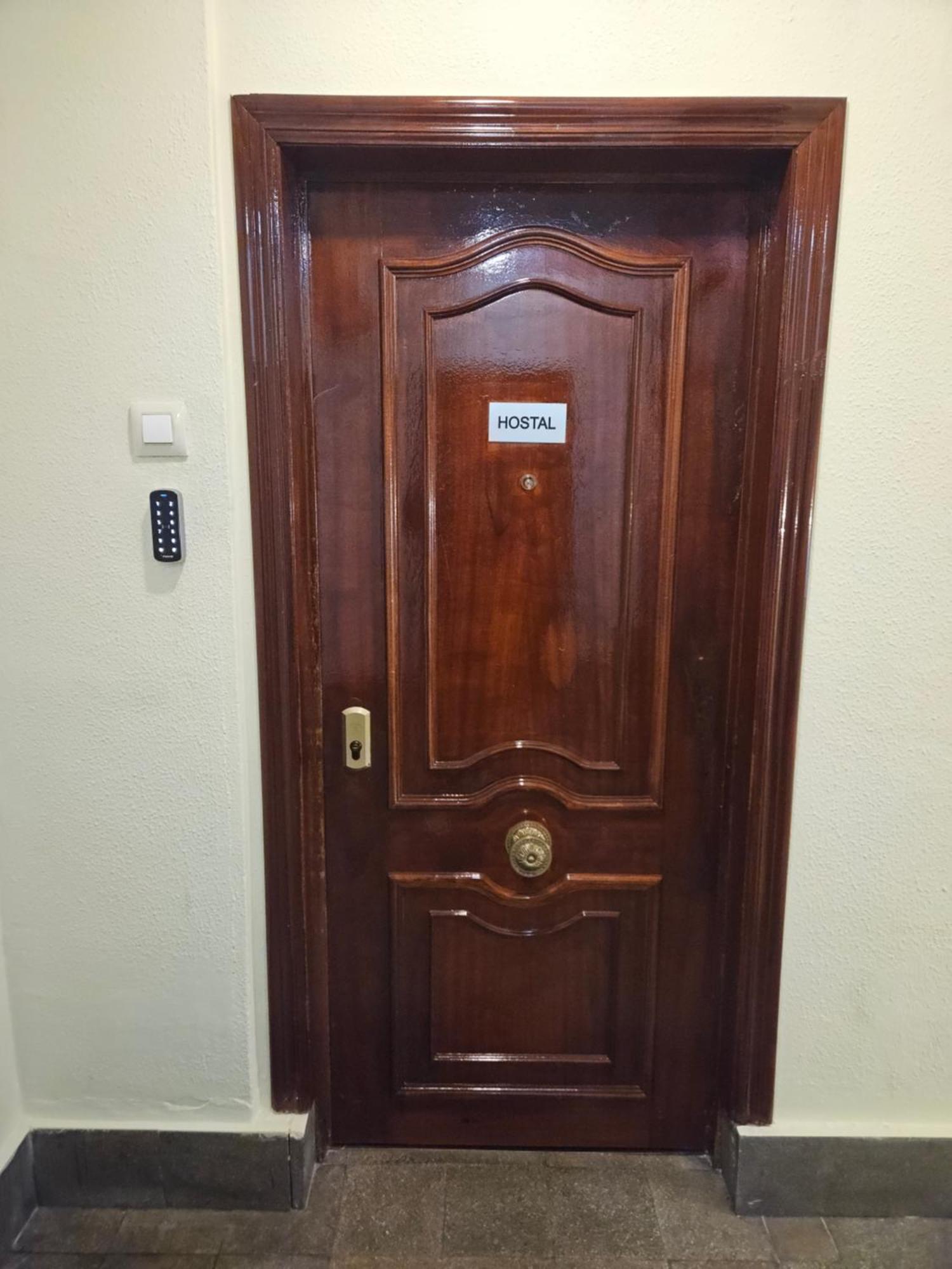 אוביידו Hostal Foncalada מראה חיצוני תמונה